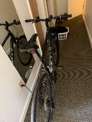 Amazing Black Marin Hybrid Bike – Shimano Gears, Disc Brakes & Suspension 3