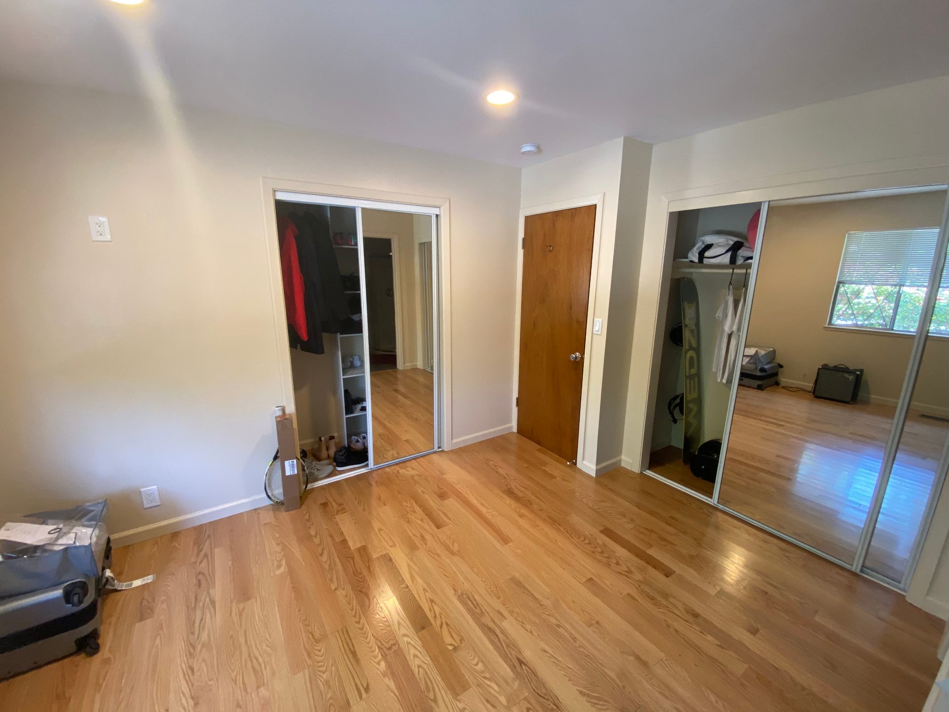 Master bed + en suite private bath in Palo Alto 2
