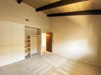 Room in 3B2B Available in Mountain View - Female Only 3