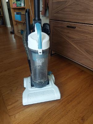 Upright bagless Black&Decker pet vacuum cleaner - $35 OBO 3