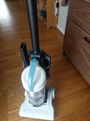 Upright bagless Black&Decker pet vacuum cleaner - $35 OBO 1