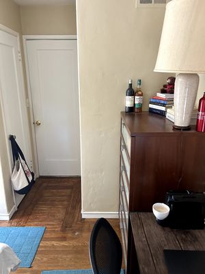 Private room with private bath located in beautiful Atherton. 3