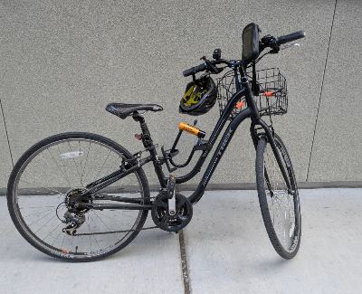 Trek Verve 1 for Sale! Has bike, lock, phone mount, lights, and bell (everything you need!) 1