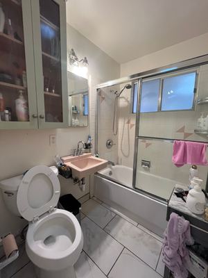 A furnished room is for temporary rental in Palo Alto from 6/19-6/29/2026. 3