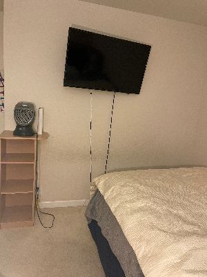 Furnished room, upscale neighborhood, looking for a female housemate 4