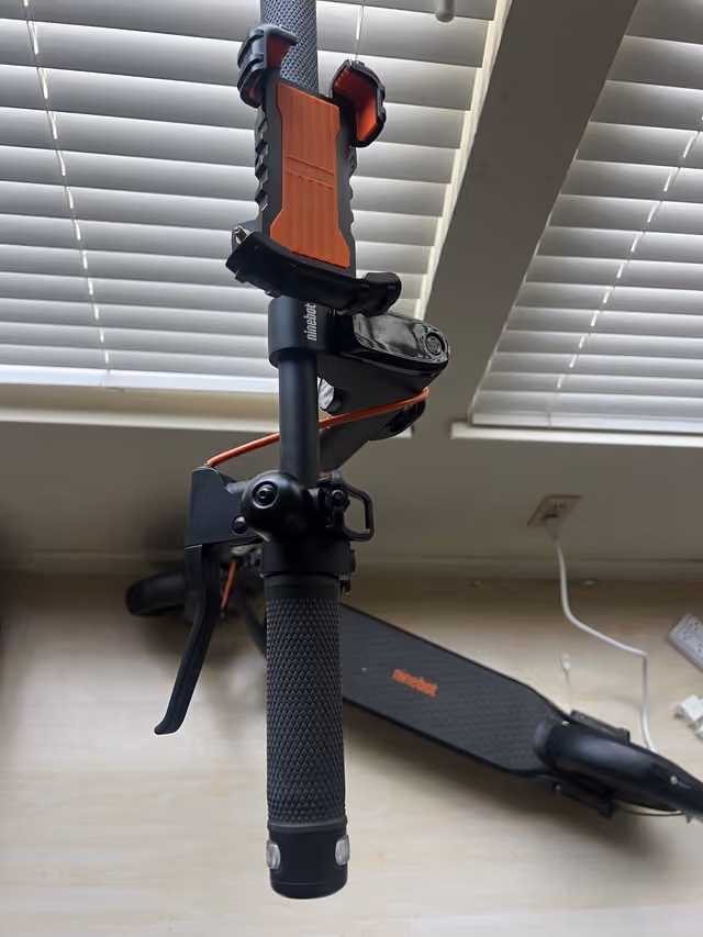 Premium E-scooter like new, for sale 3