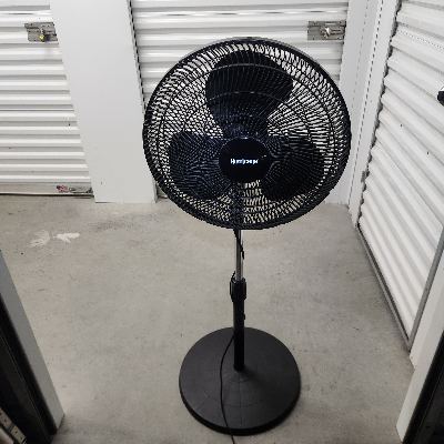 Hurricane Oscillating Stand Fan, extendable 1