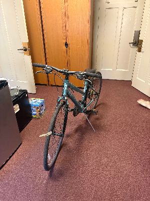 Evo Series 06 Hybrid Bike - Great Campus Bike 3