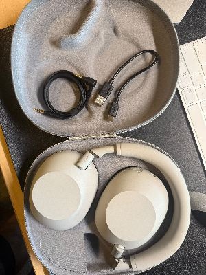 Sony WH-1000XM6 The Best Noise Cancelling Wireless Headphones, Silver 4