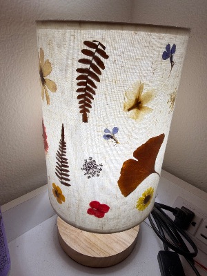 Pressed flowers table lamp 4