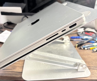 Boyata laptop holder 2