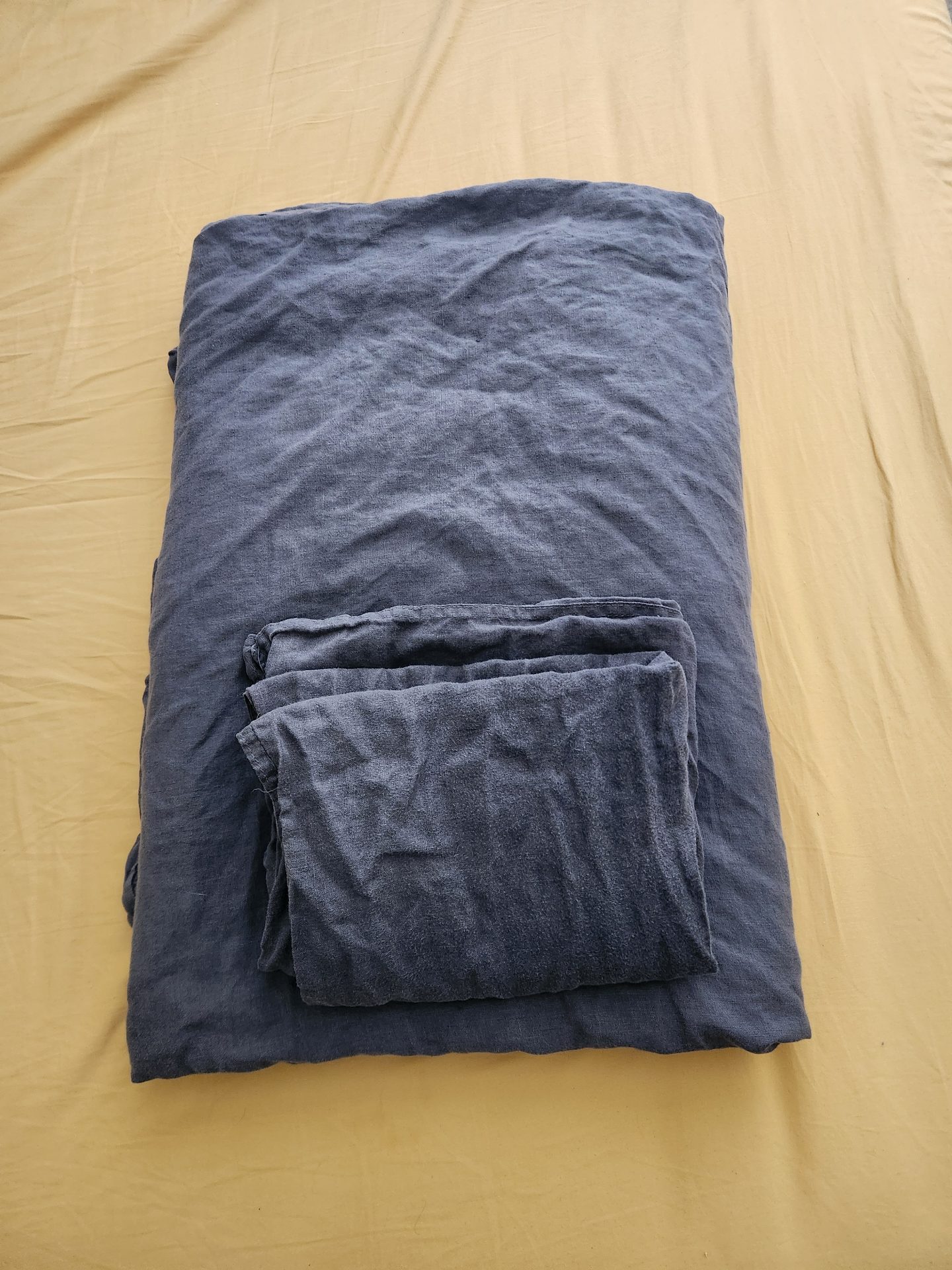 Duvet cover and pillowcase 1