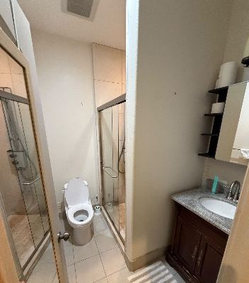 Furnished room with private bath in Palo Alto house near campus - full term through June 2027 2