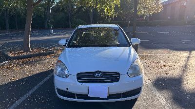 2007 Hyundai Accent Sedan, Automatic, Clean title, White, 149K miles 2