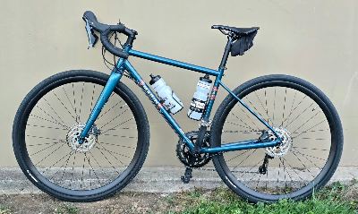 Gravel Bike Marin Nicasio 2 size M 2024 + helmet giro, shimano M520 pedals, lights, etc 2