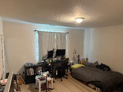 Master bedroom with private bath for female housemate, Sept 1st 4