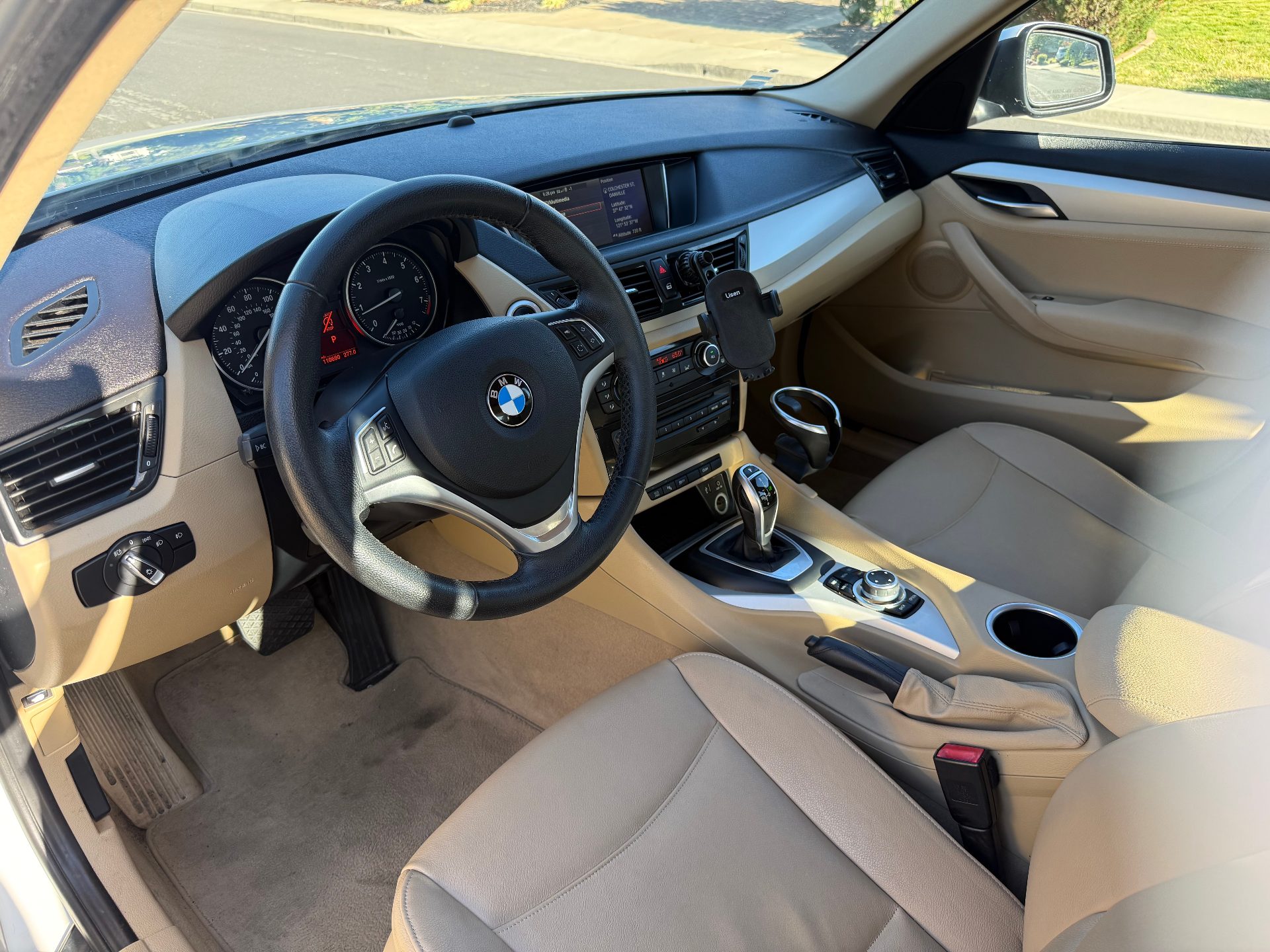 2013 BMW X1 sDrive28i - Sporty Compact SUV 4