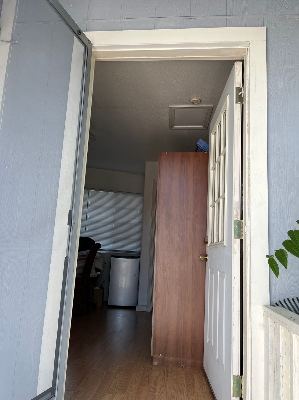 Furnished Room with Private Bathroom and Separate Entrance in Menlo Park 4