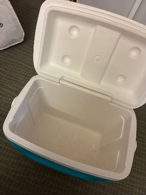 blue igloo cooler box 3