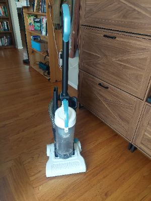 Upright bagless Black&Decker pet vacuum cleaner - $35 OBO 4