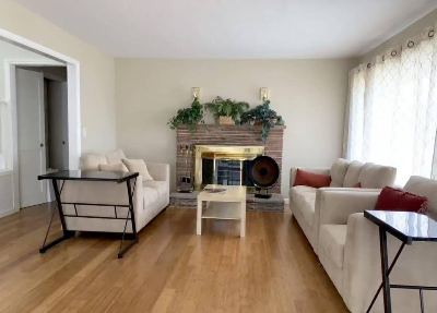 Room in shared house with 20s and 30s Stanford professionals. Late December/early January move-in. Female applicants strongly preferred. 3
