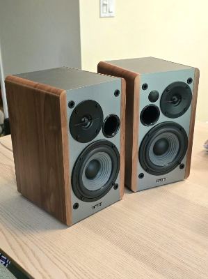 Edifier  R1280T Powered Bookshelf Speakers 3