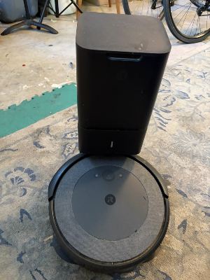 Roomba i3+ EVO Self-Emptying Robot Vacuum with Clean Base 1