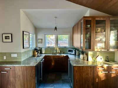 Furnished 1Bed/1Bath  ADU Near Stanford — Pool, Hot Tub, EV Charger, Portola Valley 3