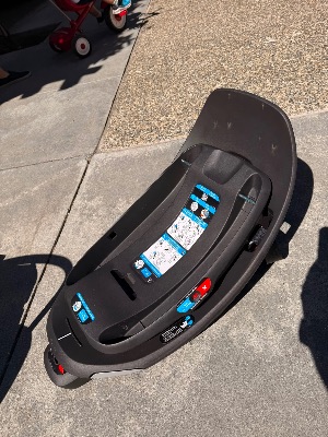 Aton G2 Swivel with Load Leg Base 3