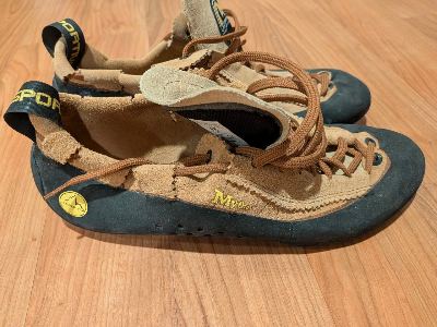 La Sportiva Mythos Climbing Shoes - Size 45 - Like New 3