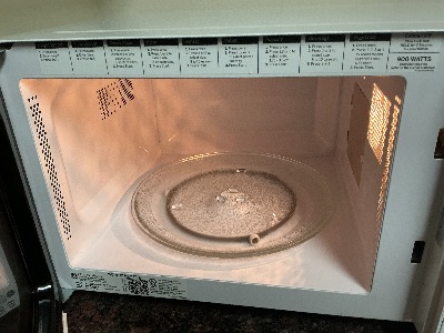 GE 900W Countertop Microwave Oven 3