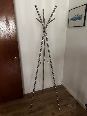 Sturdy coat rack - detachable pieces 1