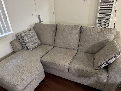 Grey L-Shaped Sofa – Excellent Condition 1
