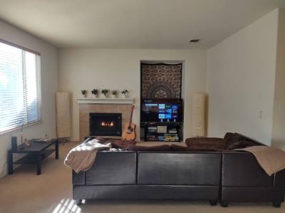 Private room available in beautiful location in East Palo Alto 4