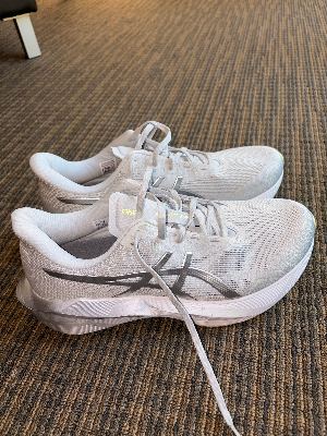 Brand new ASICS Novablast 6, men's US 10 2