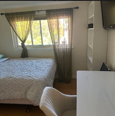 Beautiful, Quaint Studio Room in Professoreville. 13 minute bike ride from Stanford 2