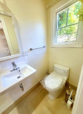 A small private room with private bath in Palo Alto 2