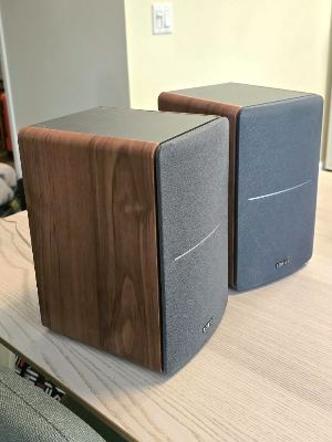 Edifier  R1280T Powered Bookshelf Speakers 2