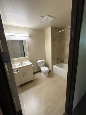 Room in Munger Premium 4BR - Jun-Sep (flexible) 3