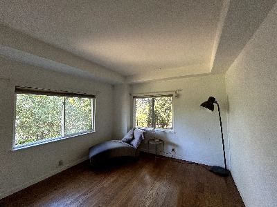 Bedroom with private bathroom available in beautiful and peaceful Portola Valley house, 20 mins to Stanford, bills and cleaning included 3