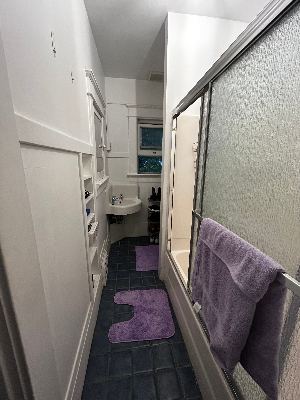 1 bed  with private bath available in Downtown Palo Alto-starting early October 4