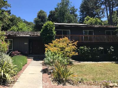 Room in spacious Ladera postdoc house, only 10 minutes to campus, available now! 1