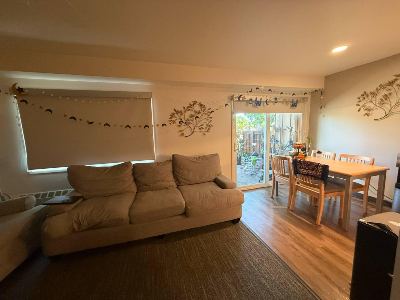 Bright & Cozy 2BR Apartment in Hulme Court – Available for July 2