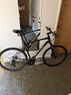 Amazing Black Marin Hybrid Bike – Shimano Gears, Disc Brakes & Suspension 2