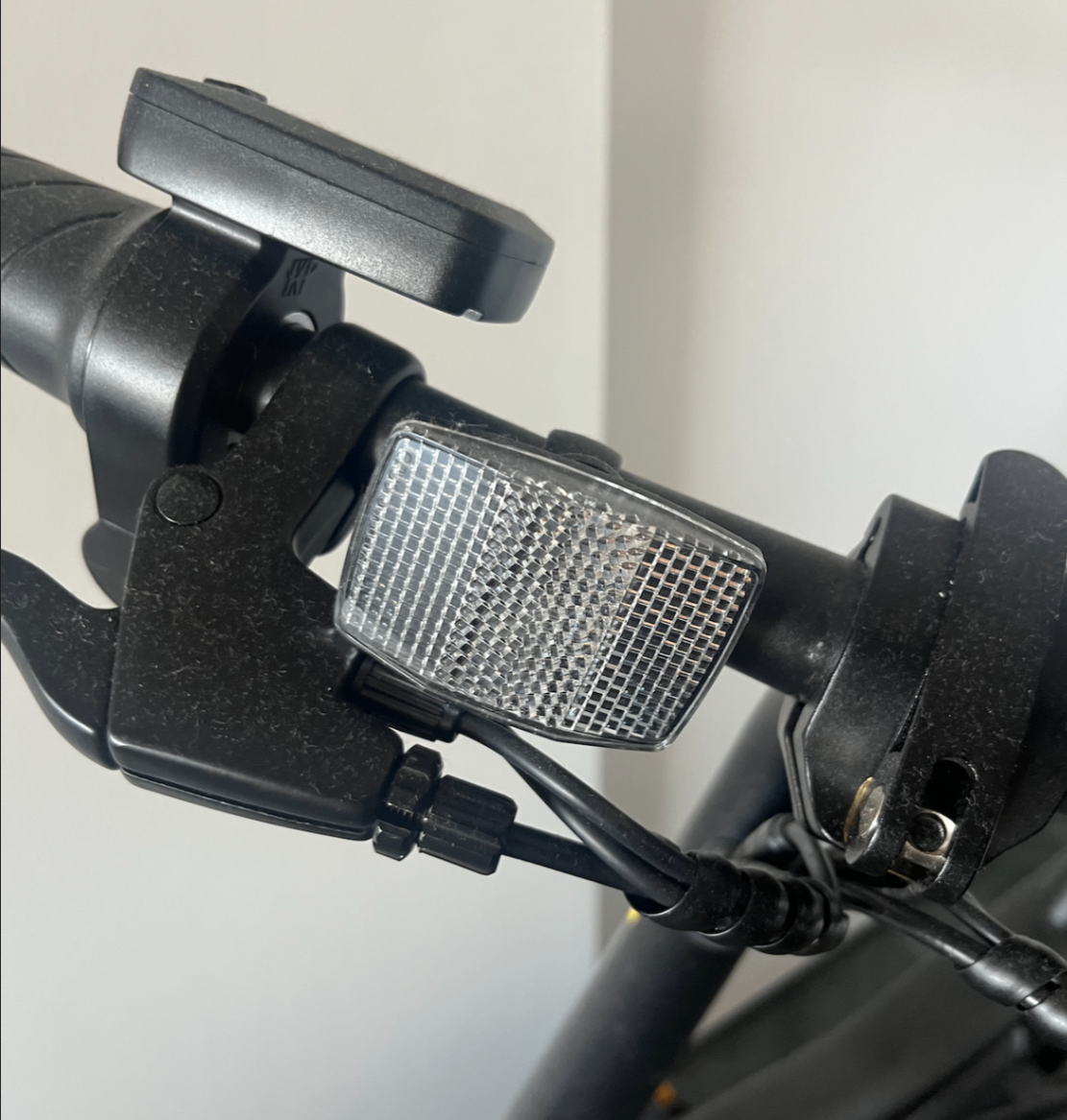 Barely used E-Bike/Helmet/Bike Light for Sale 4