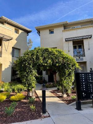 Private Master Bedroom & Bathroom in Palo Alto  - Looking for Female Roommate 1