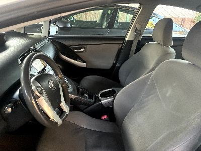 2013 Toyota Prius Hatchback (Plug-In Hybrid) 4