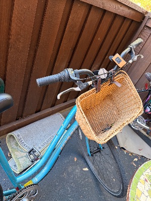 Turquoise bike in great condition! 2