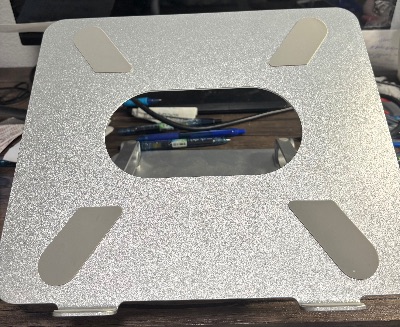 Boyata laptop holder 1