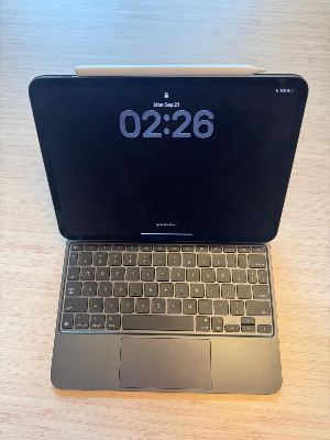 NEW iPad Pro 11" M5 (2025) 1TB Wi-Fi + Magic Keyboard + Apple Pencil Pro 1